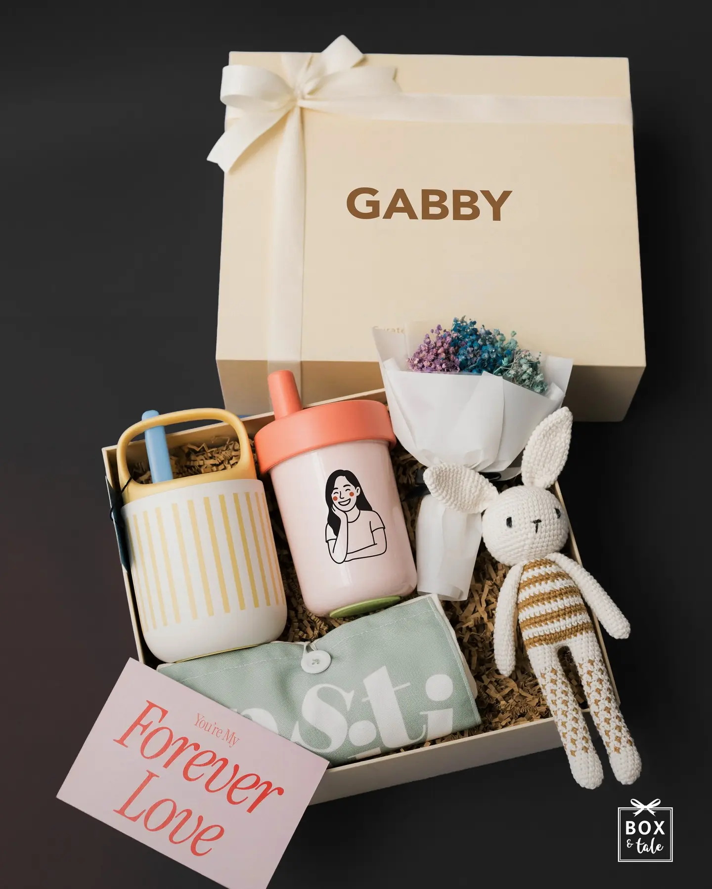 POV: kamu nemu kado yang literally one of a kind and it has their name on it 😌✨

Custom your way, for someone who means everything.

Featuring Box & Tale’s Personalized Gift Box Creation in Cream Regular & Large.

P.s Pengiriman setelah libur lebaran mulai tanggal 25 Maret 2026 ya. Link di bio!

#boxandtale #idekado #kadocustom #giftboxideas #kadocewek