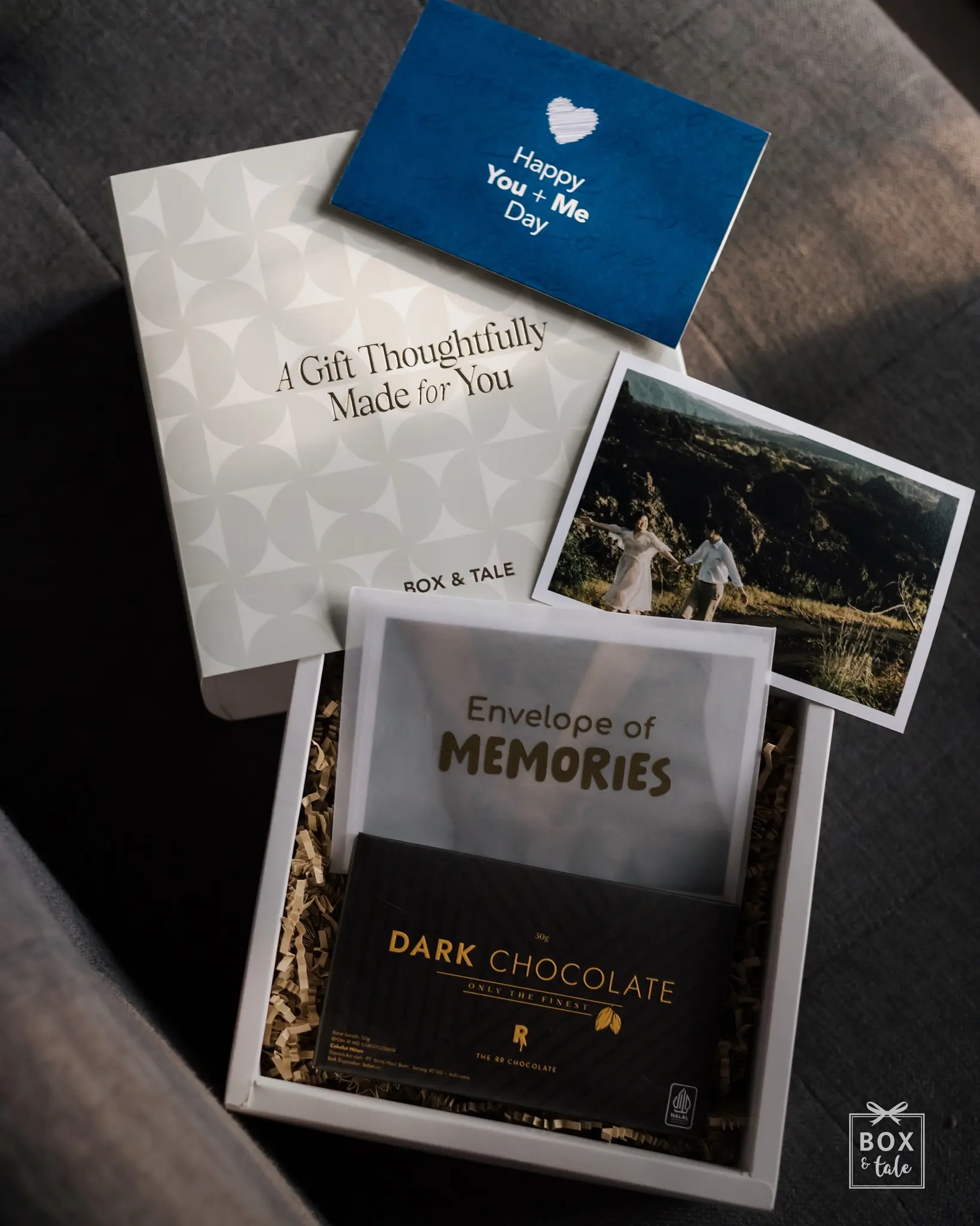 Gift ideas but not the boring kind 👀✨

Like… the ones that actually make them pause and go
“wait, you really thought about this huh”

Because the best gifts aren’t about the price—
it’s the i saw this and thought of you energy >>

Swipe for ideas that feel personal, not random 🤍
which one is so them?

#boxandtale #giftideas #giftbox
