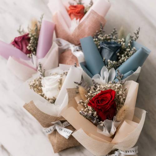 Custom Gift Hampers - Box & Tale - Givasae - Mini Rose Bouquet