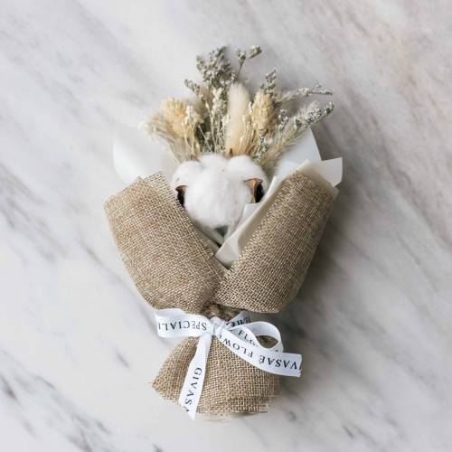 Custom Gift Hampers - Box & Tale - Givasae - Goldie